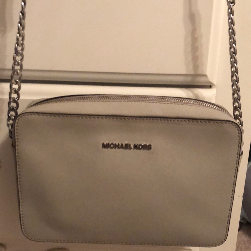 Gray chain Michael Kors crossbody